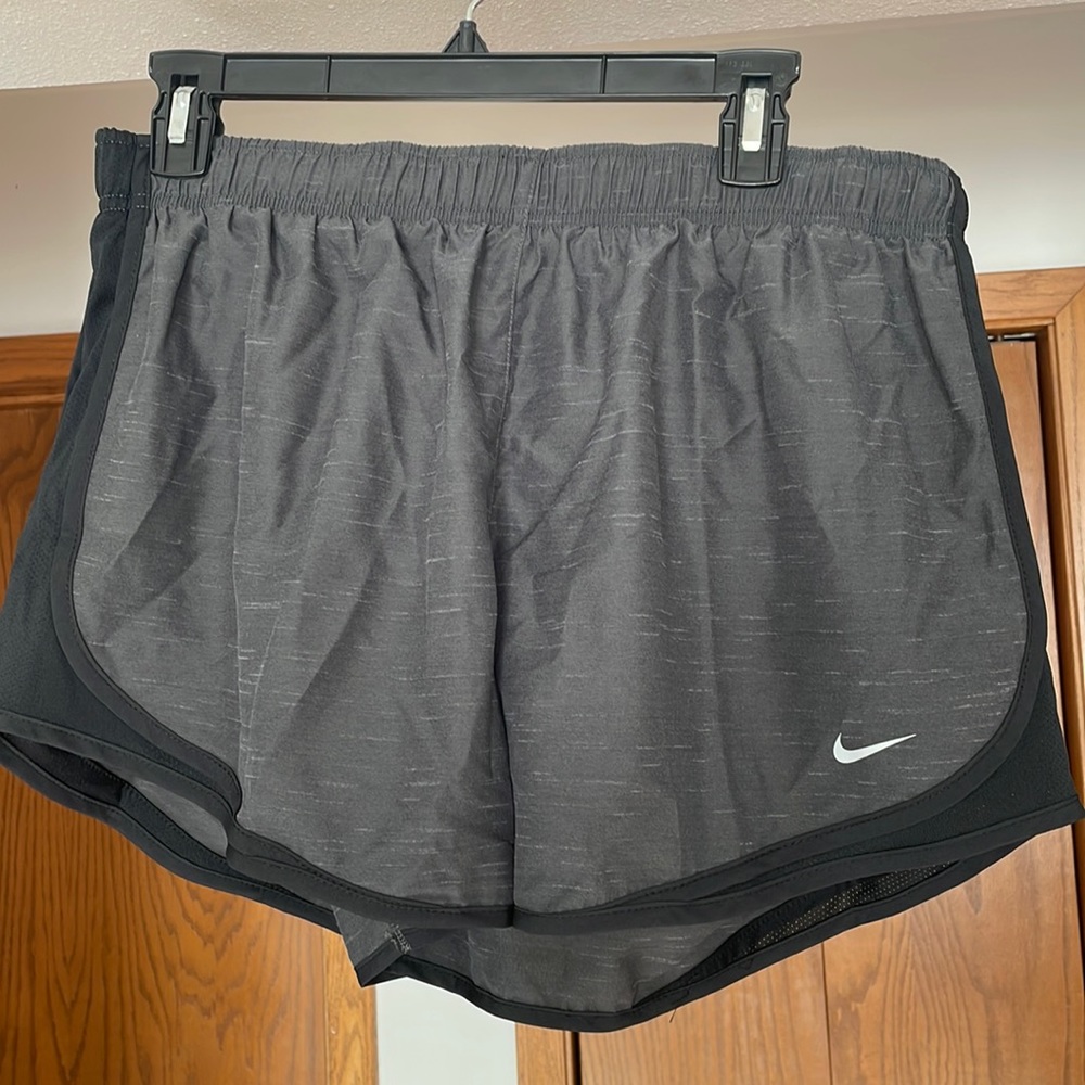 NWT Nike standard fit running short